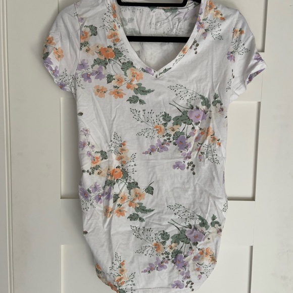 Isabel Maternity V Neck White Floral Tee - Picture 1 of 5